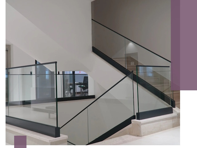 Стеклянные перила премиум-класса с установкой в Чусовой