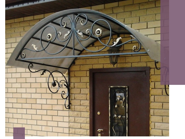 Изготовление козырьков из металла под ключ в Чусовой