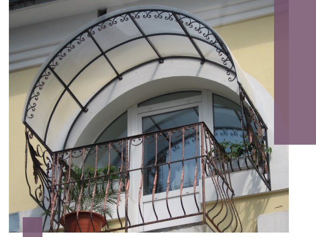 Козырьки над балконом в Чусовой — изготовление и монтаж