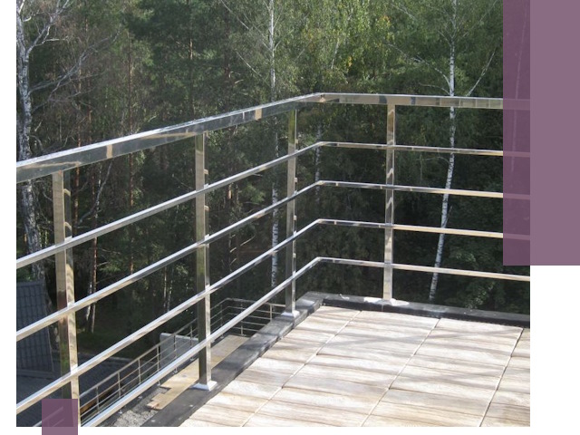 Парапеты из нержавеющей стали в Чусовой — изготовление и монтаж